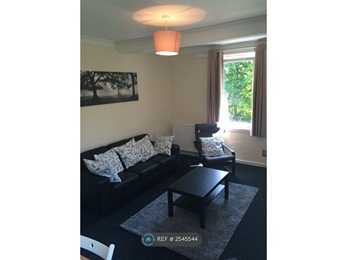 3 Bedroom Flat To Rent In Stevenson Drive, Edinburgh, EH11