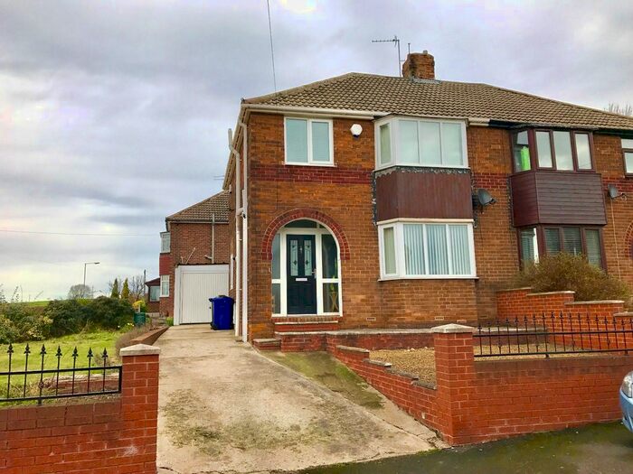 3 Bedroom Semi-Detached House To Rent In Clayton Avenue, Thurnscoe, S63