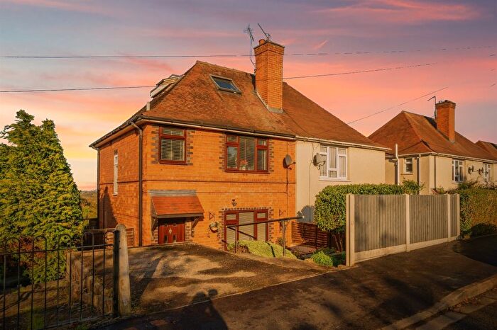 3 Bedroom Semi Detached House For Sale In Sycamore Road, Worcester, WR4