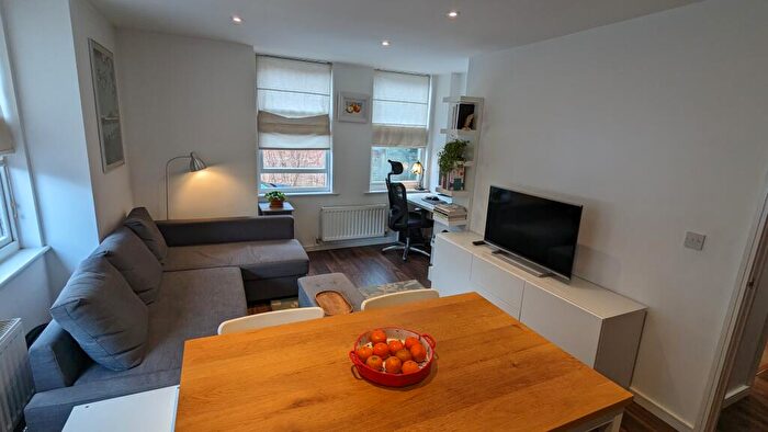 1 Bedroom Flat For Sale In Lower Dagnall Street, St. Albans, AL3