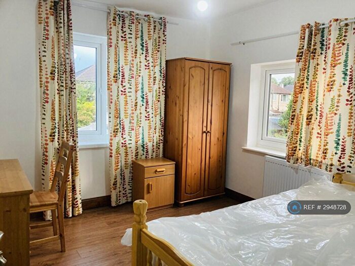 4 Bedroom Semi-Detached House To Rent In Altrincham Road, Manchester, M23