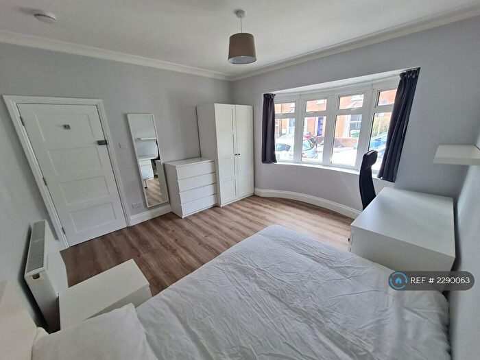 6 Bedroom Terraced House To Rent In Milton Road, Southampton, SO15