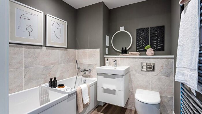 3 Bedroom Apartment For Sale In Turnhouse Road, Edinburgh, EH12