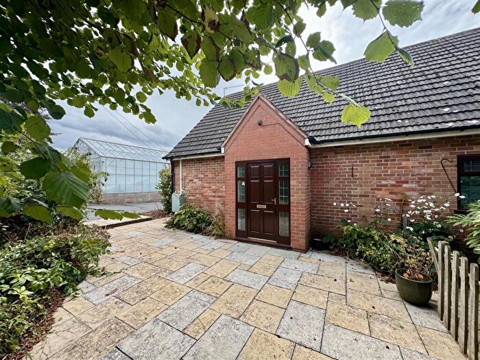 2 Bedroom House To Rent In Bromsgrove Road, Clent, DY9
