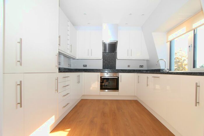 2 Bedroom Flat To Rent In Fortis Green, London, N2