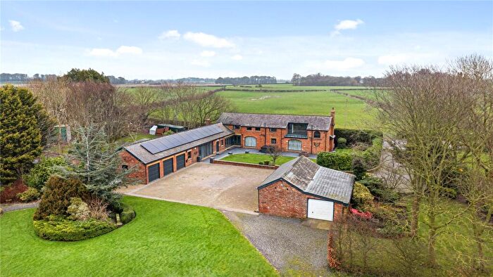 4 Bedroom Barn Conversion For Sale In Weeton Road, Singleton, Poulton-le-Fylde, Lancashire, FY6