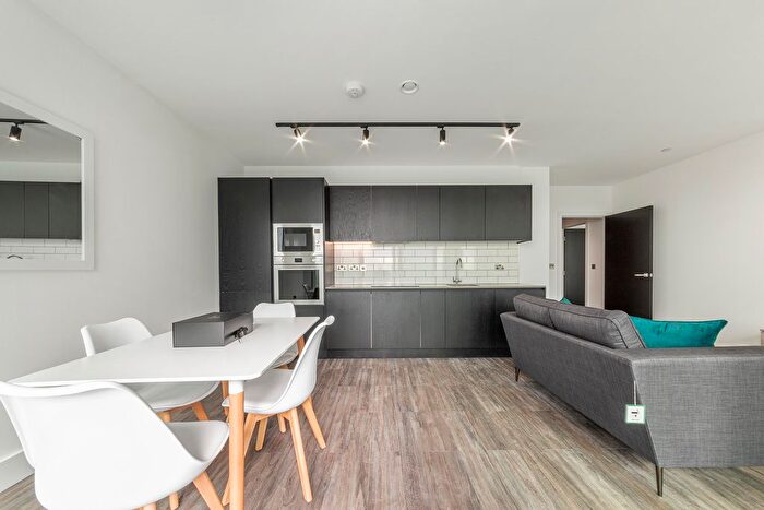 1 Bedroom Flat To Rent In Victoria Road, Acton, W3
