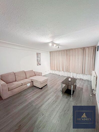 1 Bedroom Flat To Rent In Norman Crescent, Hounslow, TW5