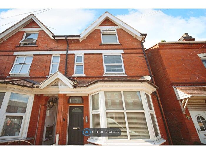 1 Bedroom Flat To Rent In Mount Pleasant, Redditch, B97