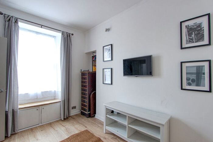 1 Bedroom Flat To Rent In St. Andrew Street, Galashiels, TD1