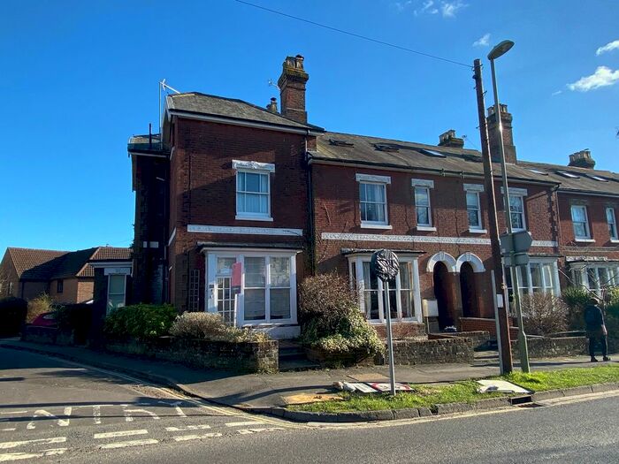 1 Bedroom Flat To Rent In Worthy Lane, Winchester, SO23