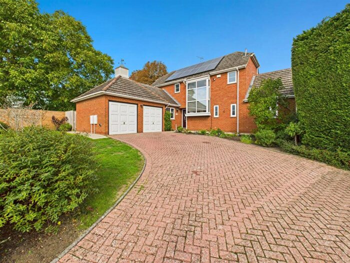 5 Bedroom Detached House For Sale In Bishops Meadow, Bierton, Aylesbury, HP22
