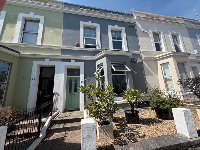 2 Bedroom Flat For Sale In Beautifully Presented Victorian Ground Floor Flat With Private Courtyard, PL4