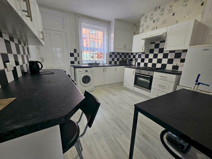 3 Bedroom House To Rent In Royal Park Road, Leeds, LS6