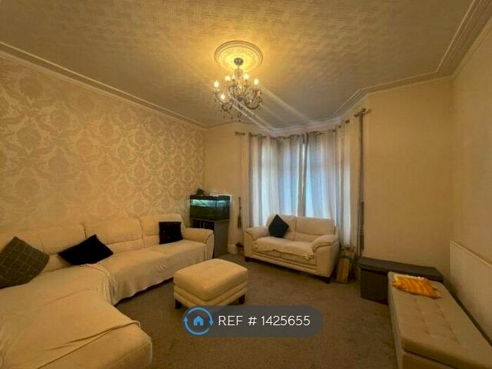 6 Bedroom Terraced House To Rent In Rutland Road, Ilford, IG1