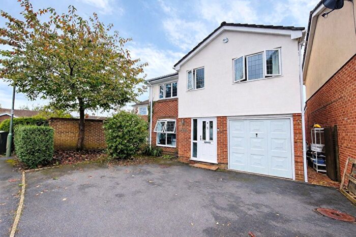 4 Bedroom Detached House For Sale In The Gardens, Tongham, Farnham, Surrey, GU10