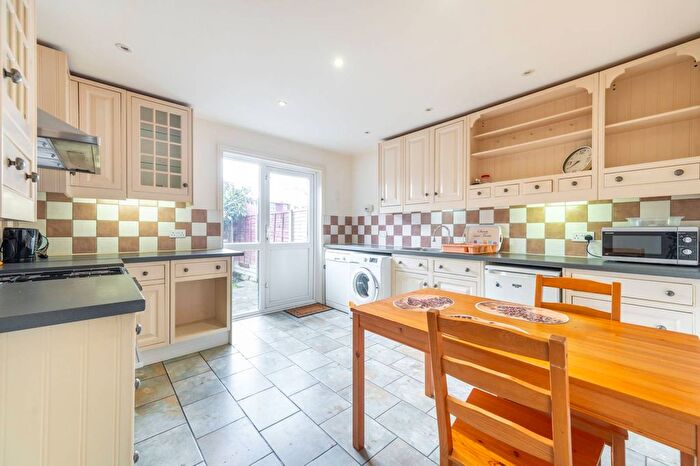 3 Bedroom Flat To Rent In Dimmock Drive, Greenford, UB6