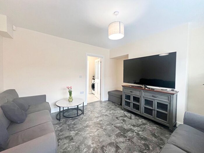 3 Bedroom Terraced House To Rent In Burrows Avenue, Nottingham, NG9