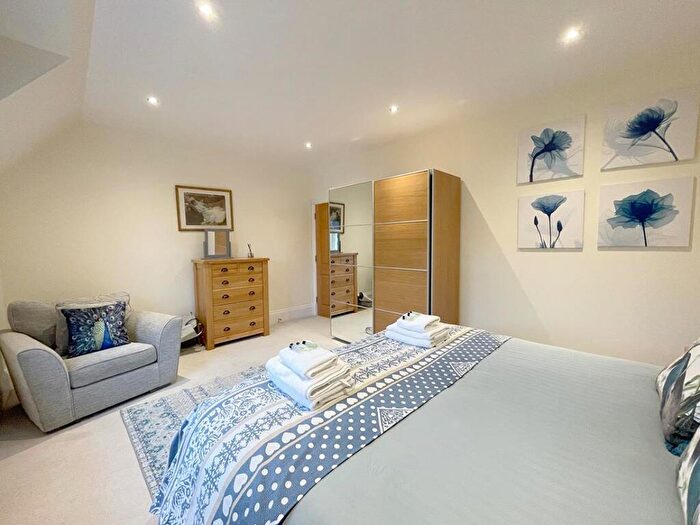 6 Bedroom Detached House To Rent In Harrogate Road, North Rigton, LS17