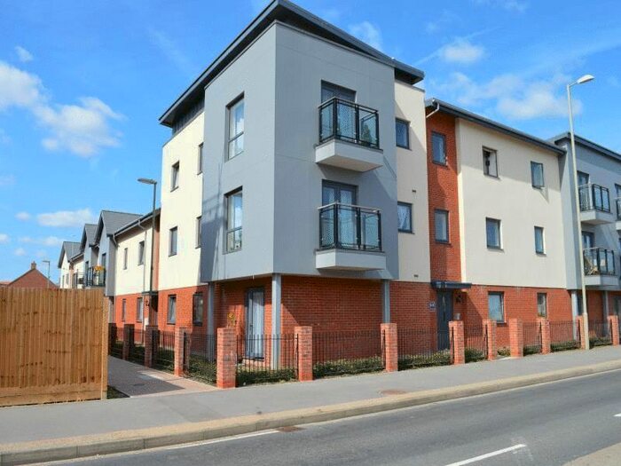 2 Bedroom Flat To Rent In Foxtail Road, Waterlooville, PO7