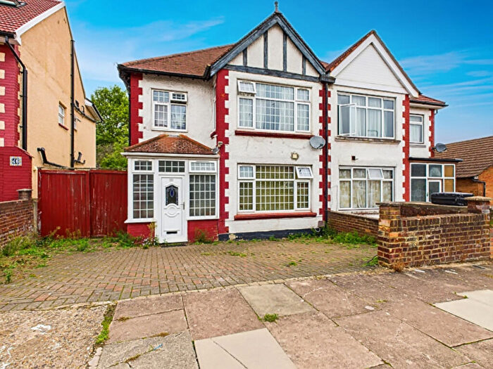 4 Bedroom Semi-Detached House For Sale In Park Chase, Wembley, HA9