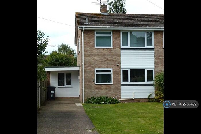 4 Bedroom Semi Detached House To Rent In St. Michaels Place, Canterbury, CT2
