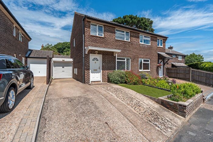3 Bedroom Semi Detached House For Sale In Lionheart Way, Bursledon, SO31