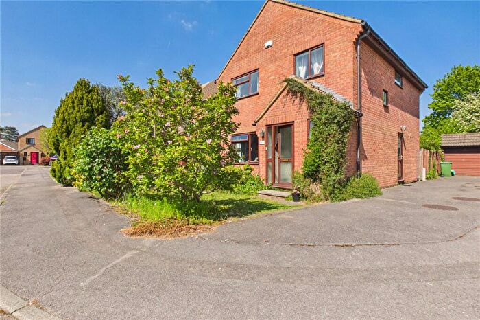 4 Bedroom Detached House For Sale In Muswell Close, Theale, Reading, Berkshire, RG7