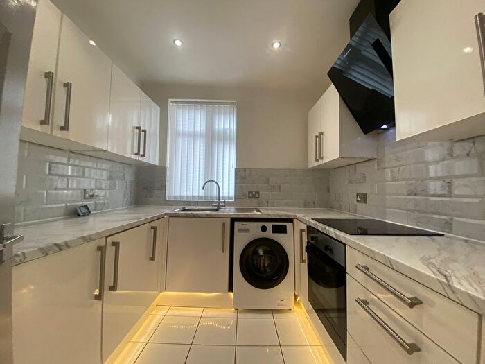 2 Bedroom Flat To Rent In Edge Grove, Liverpool, L7