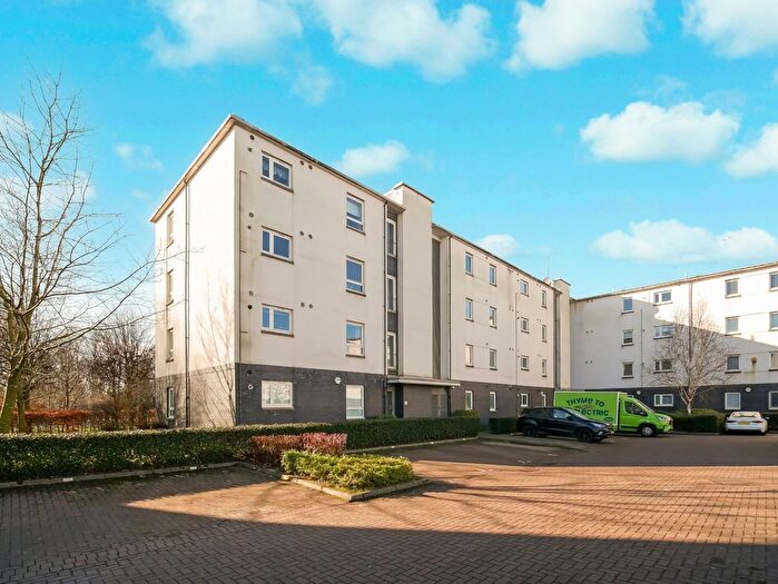 2 Bedroom Flat For Sale In Redshank Avenue, Renfrew, Renfrewshire, PA4
