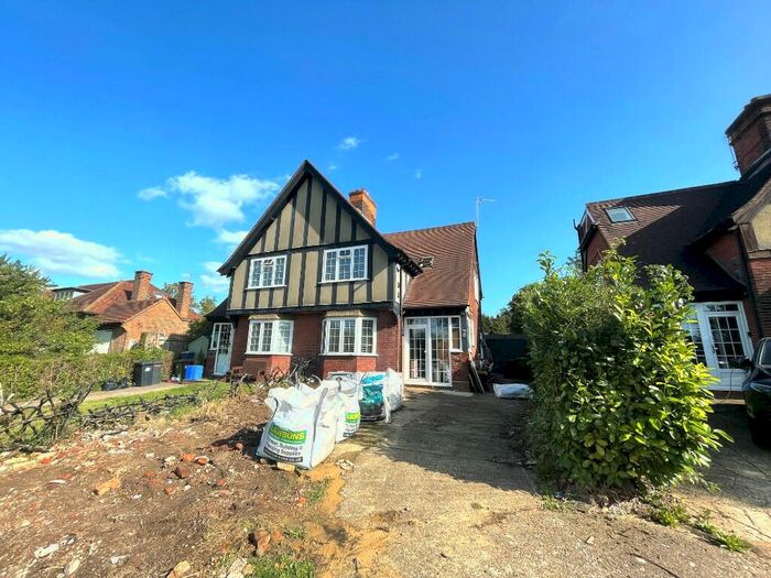 3 Bedroom Semi-Detached House To Rent In Blanche Lane, EN6