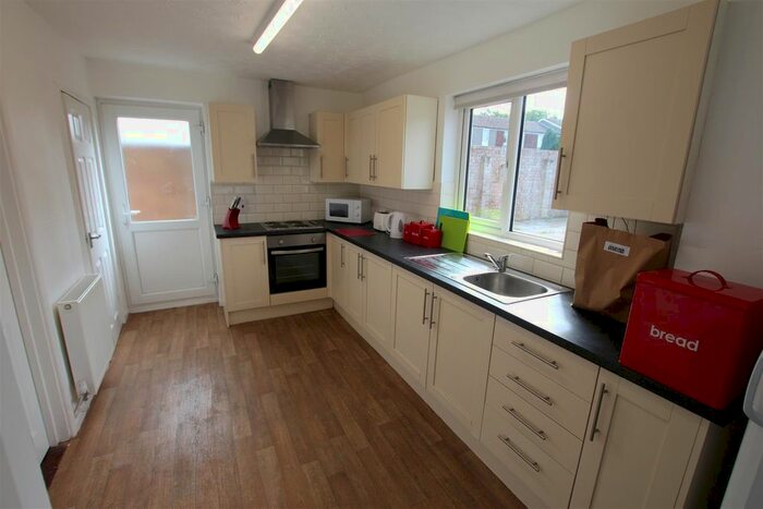 5 Bedroom Property To Rent In Thorn Hill, Northampton NN4