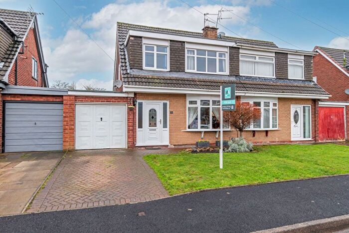 3 Bedroom Semi-Detached House For Sale In Manston Road, Penketh, WA5