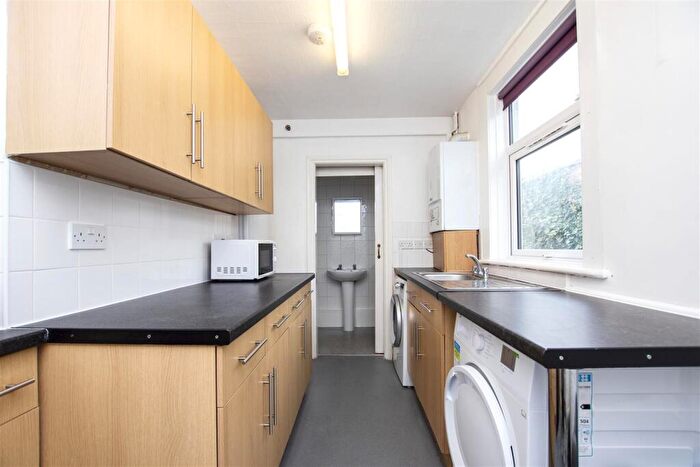 4 Bedroom House To Rent In Oak Tree Lane, Selly Oak, Birmingham, West Midlands, B29