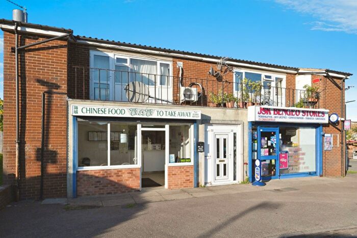 3 Bedroom Flat For Sale In Crouchfield, Hertford, SG14