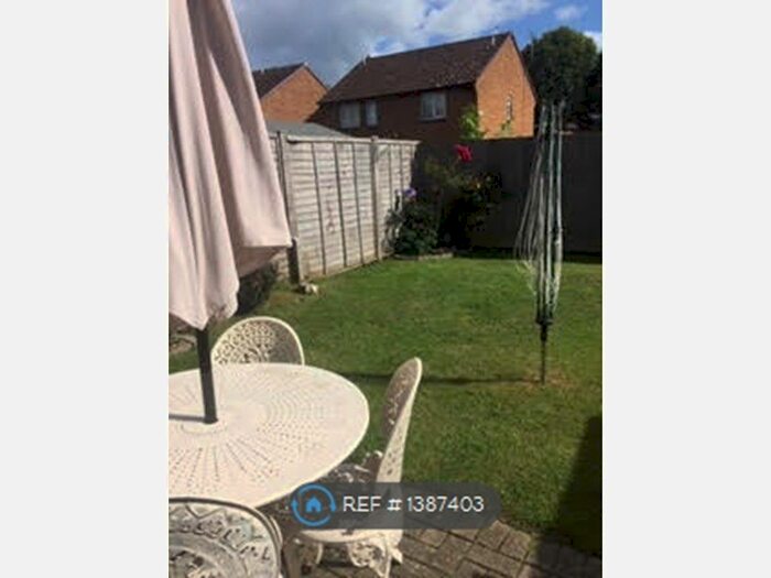 Studio To Rent In Porlock Close, Thatcham, RG19