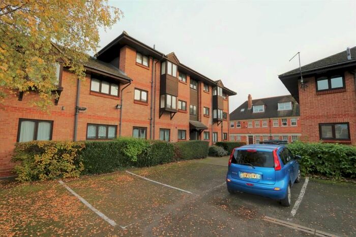 2 Bedroom Flat To Rent In Gladstone Street, Kettering, NN16