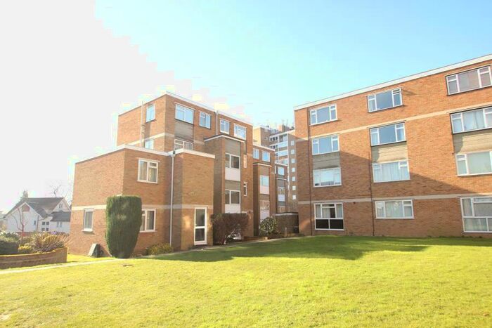 2 Bedroom Apartment To Rent In Woking, GU22