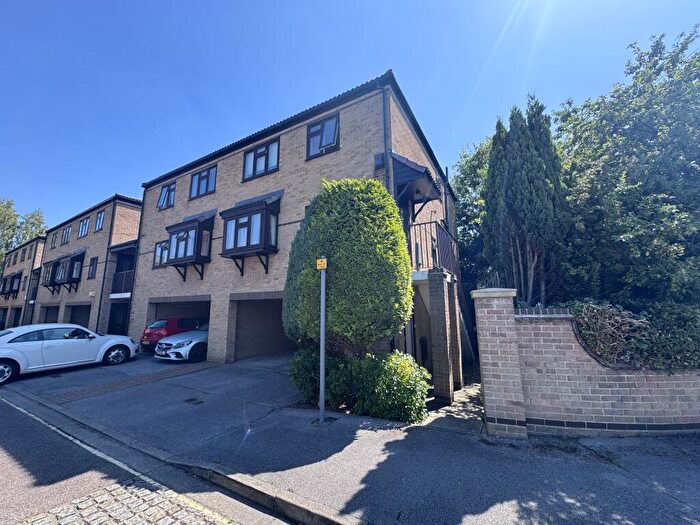 2 Bedroom Flat To Rent In Lenton Manor, Lenton, NG7