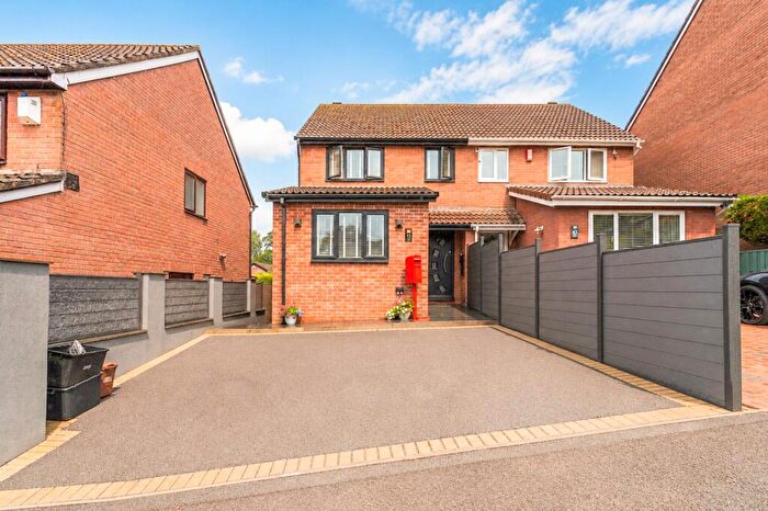 3 Bedroom Semi-Detached House For Sale In Spring Grove, Greenmeadow, NP44