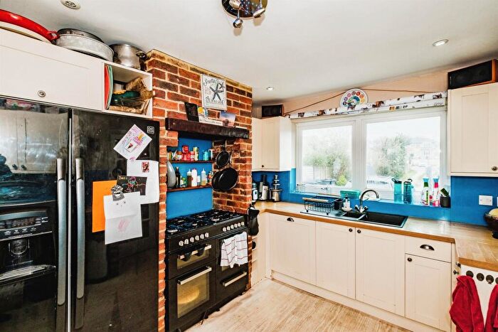 4 Bedroom Detached House For Sale In Old Salts Farm Road, Lancing, BN15