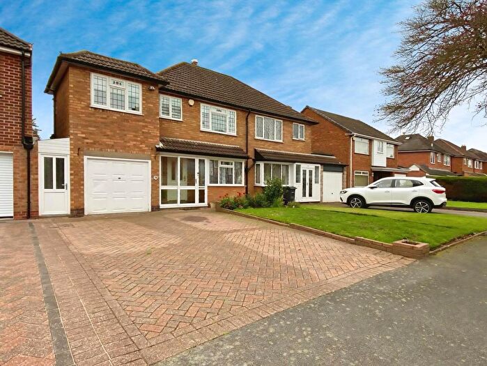 4 Bedroom Semi-Detached House For Sale In Bedford Drive, Sutton Coldfield, B75