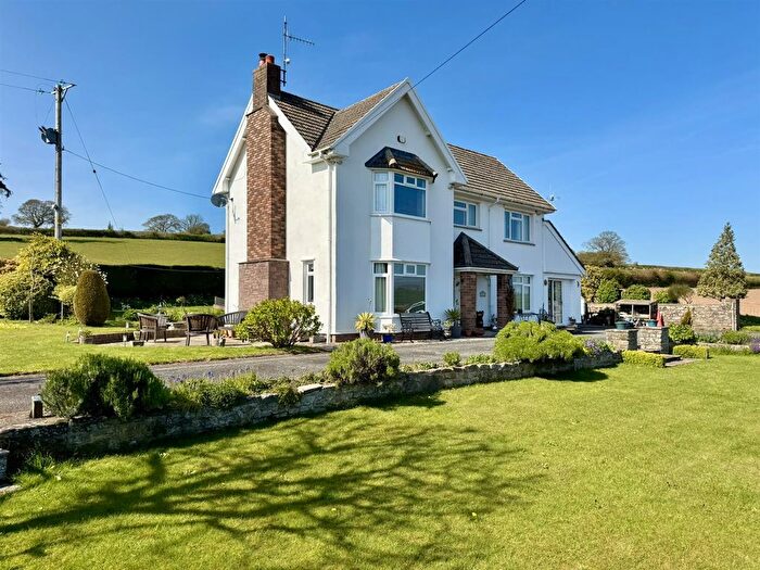 3 Bedroom Detached House For Sale In Llandefalle, Brecon, LD3