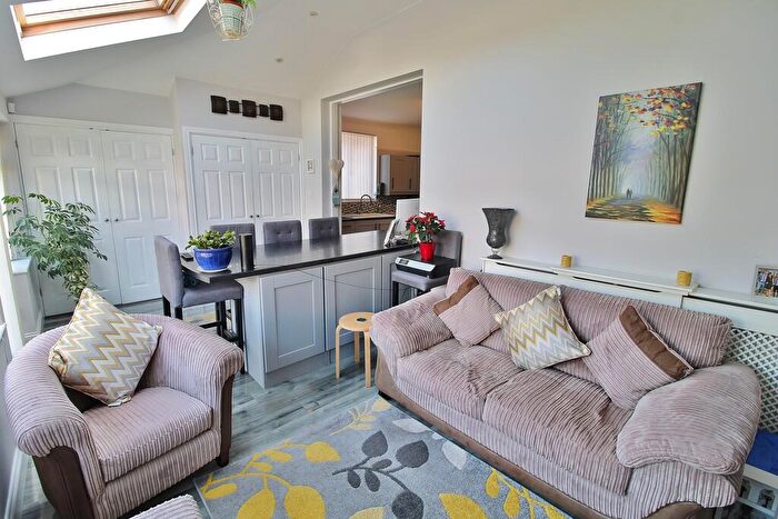 5 Bedroom Detached House For Sale In Havant Road, Drayton, PO6