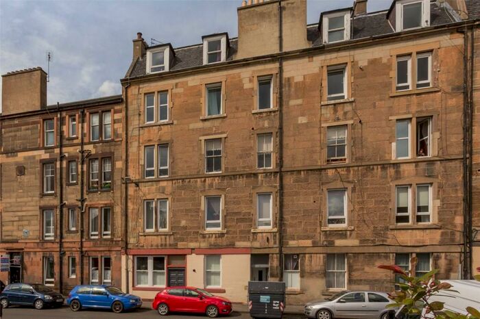 1 Bedroom Flat To Rent In Rossie Place, Edinburgh, EH7