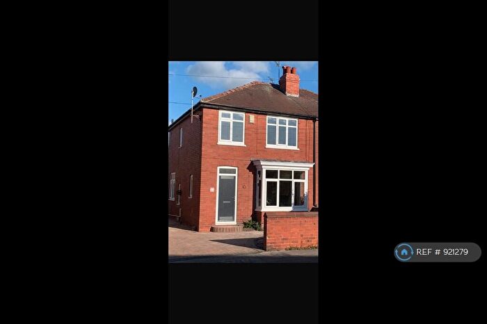 3 Bedroom Semi-Detached House To Rent In Grovehill Road, Doncaster, DN2