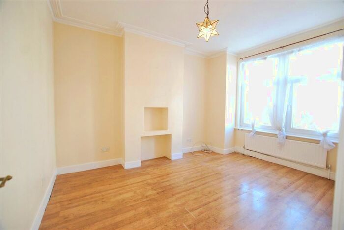 1 Bedroom Apartment To Rent In Burford Road, Catford, London, SE6
