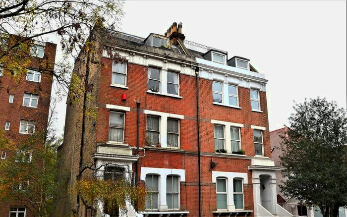 2 Bedroom Flat To Rent In Central Hill, Crystal Palace, SE19