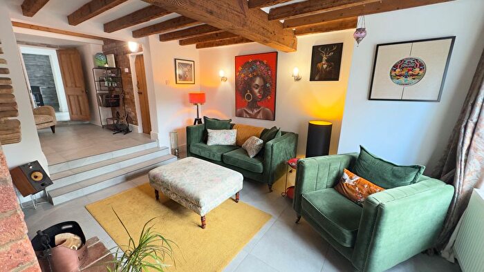 4 Bedroom Semi Detached House To Rent In Kneeton Road, Nottingham, NG13