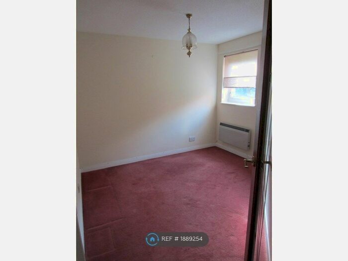 2 Bedroom Flat To Rent In Brisbane Street, Glasgow, G42